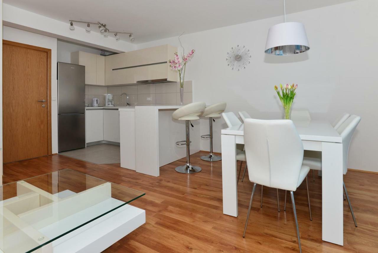 Apartman Dominik Makarska Esterno foto