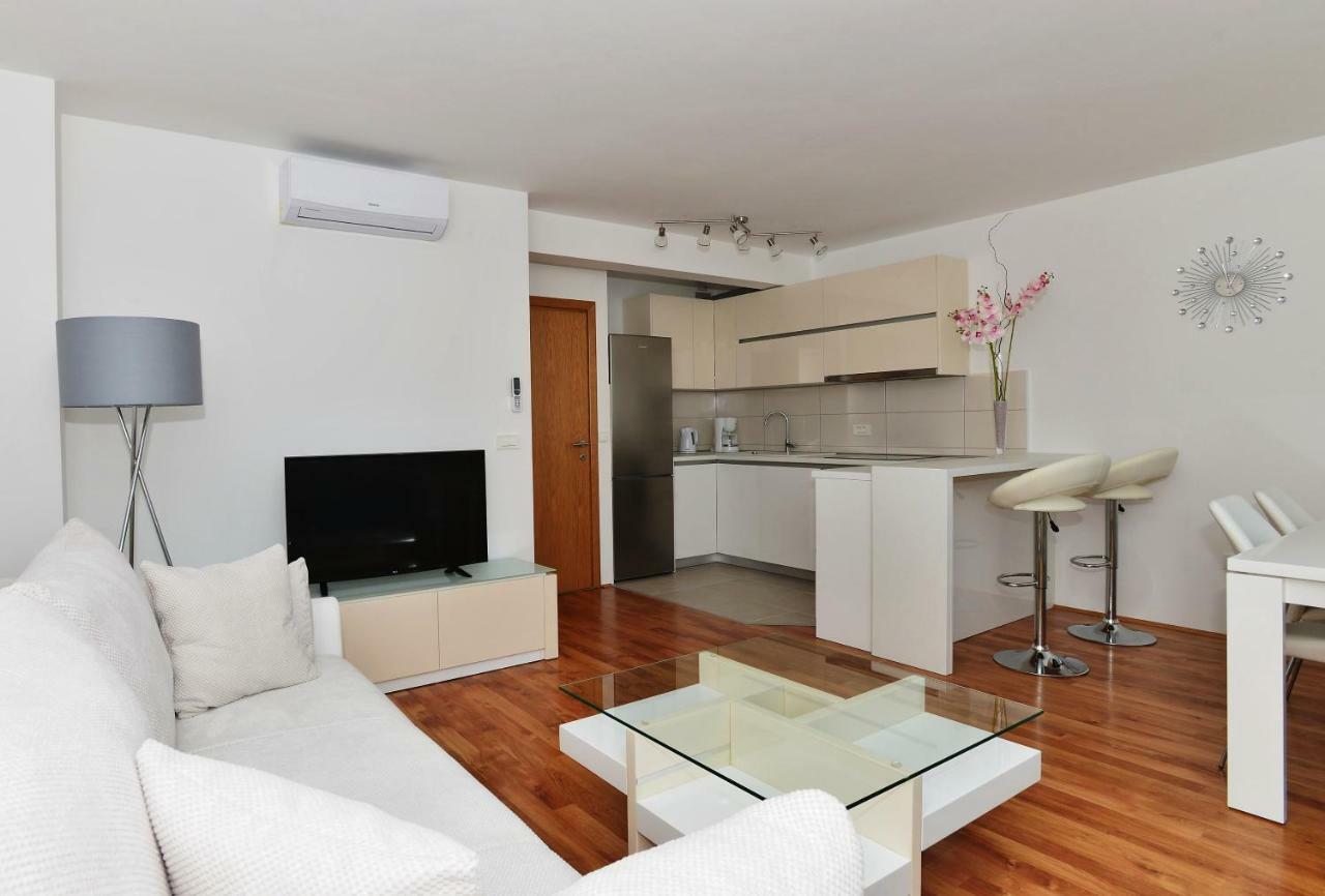 Apartman Dominik Makarska Esterno foto